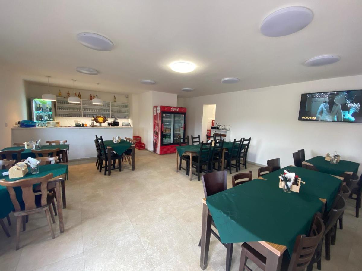 Chaty A Apartmany Hracholusky Kemp Kosatka Pnovany Dış mekan fotoğraf