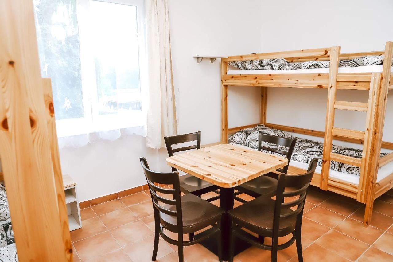 Chaty A Apartmany Hracholusky Kemp Kosatka Pnovany Dış mekan fotoğraf