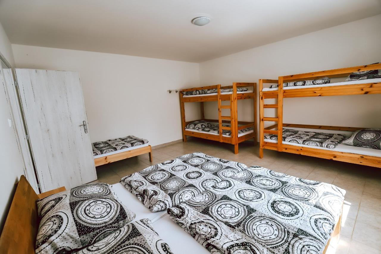 Chaty A Apartmany Hracholusky Kemp Kosatka Pnovany Dış mekan fotoğraf