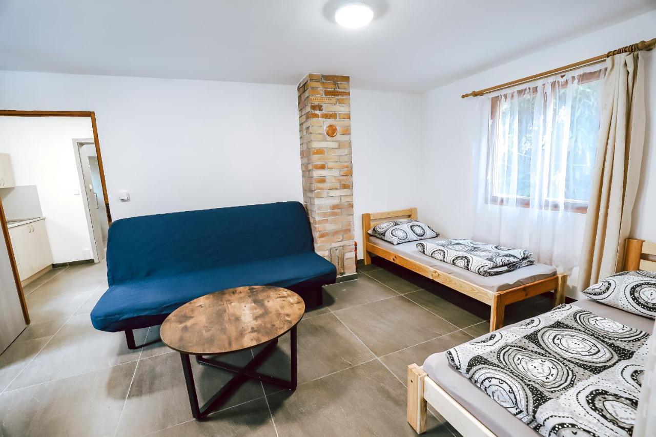 Chaty A Apartmany Hracholusky Kemp Kosatka Pnovany Dış mekan fotoğraf