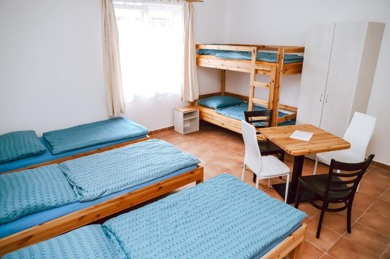 Chaty A Apartmany Hracholusky Kemp Kosatka Pnovany Dış mekan fotoğraf