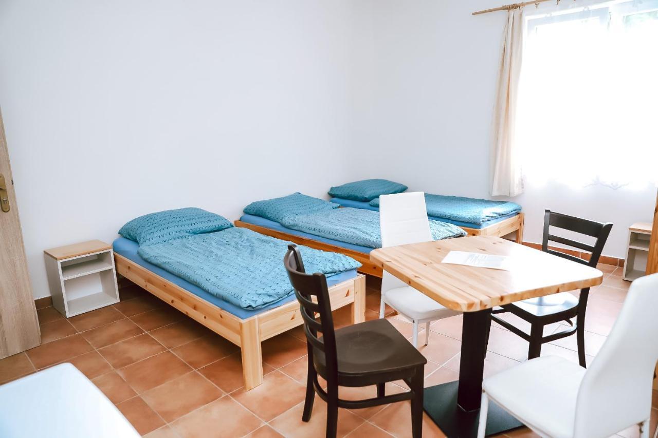 Chaty A Apartmany Hracholusky Kemp Kosatka Pnovany Dış mekan fotoğraf