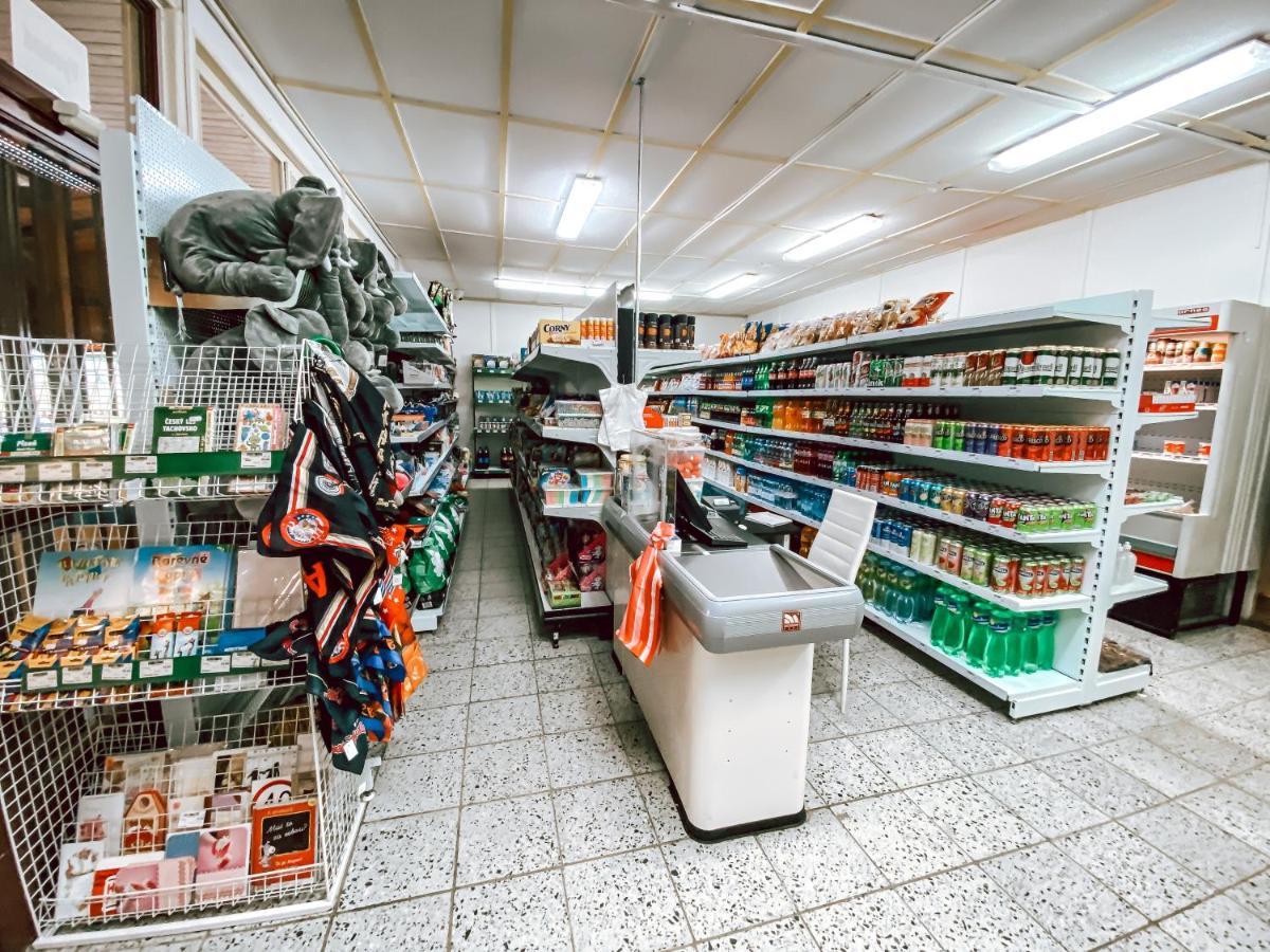 Chaty A Apartmany Hracholusky Kemp Kosatka Pnovany Dış mekan fotoğraf