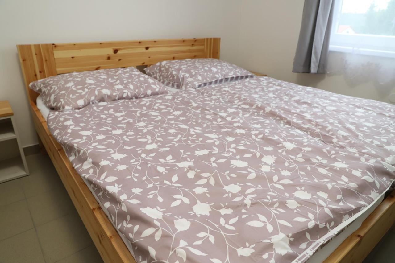 Chaty A Apartmany Hracholusky Kemp Kosatka Pnovany Dış mekan fotoğraf