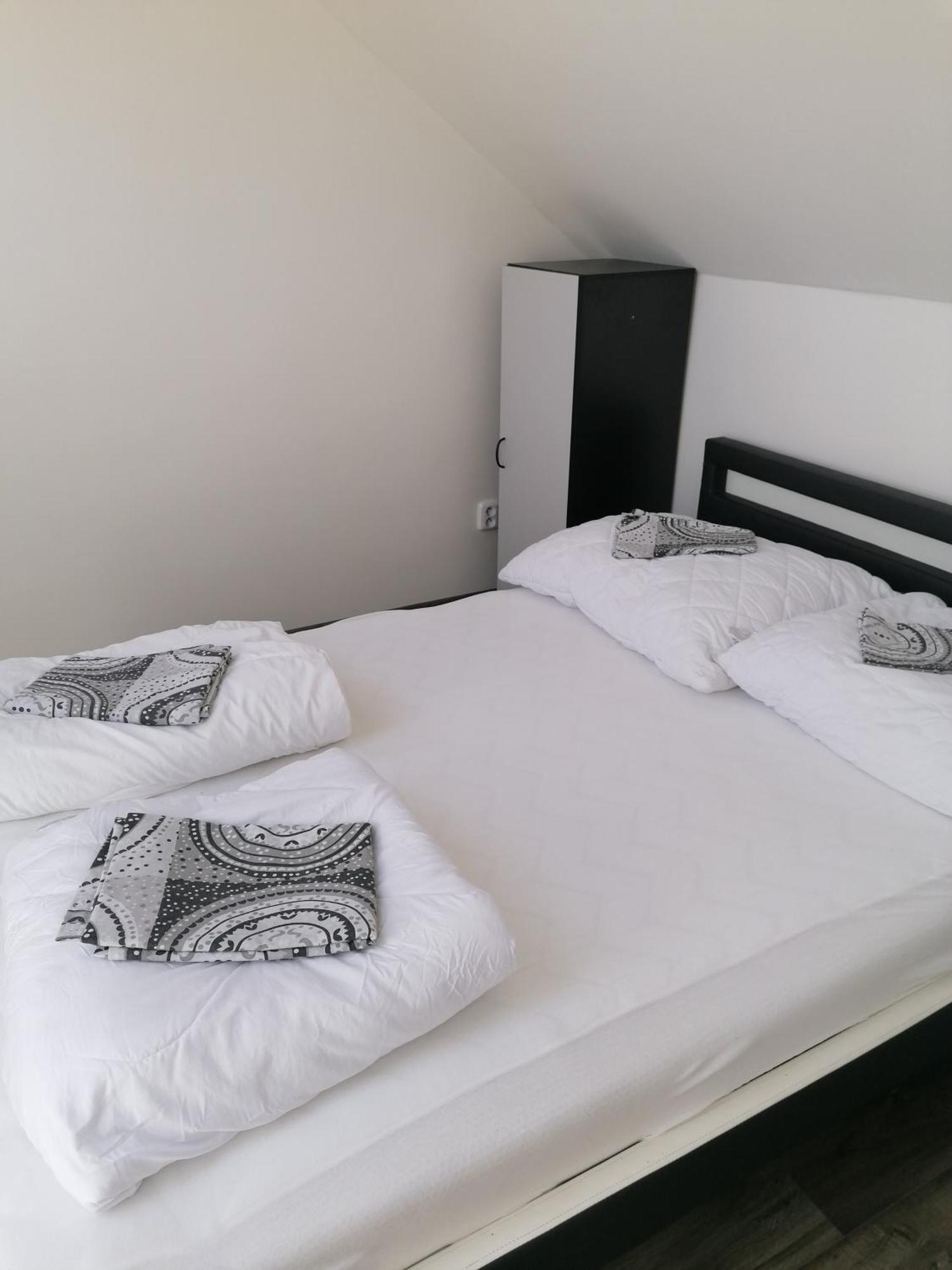 Chaty A Apartmany Hracholusky Kemp Kosatka Pnovany Dış mekan fotoğraf