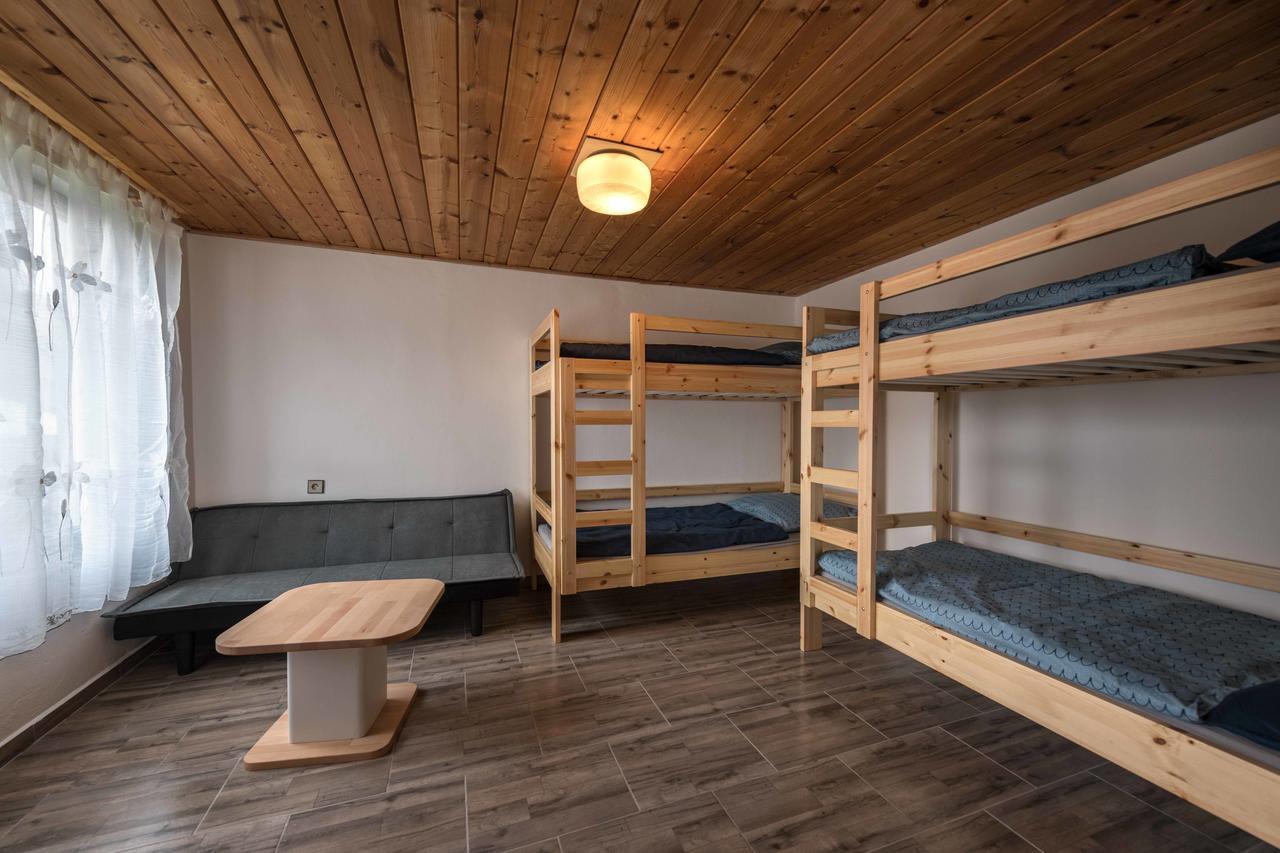 Chaty A Apartmany Hracholusky Kemp Kosatka Pnovany Dış mekan fotoğraf
